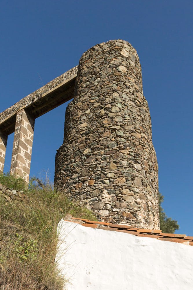 Acueducto de un molino de agua.